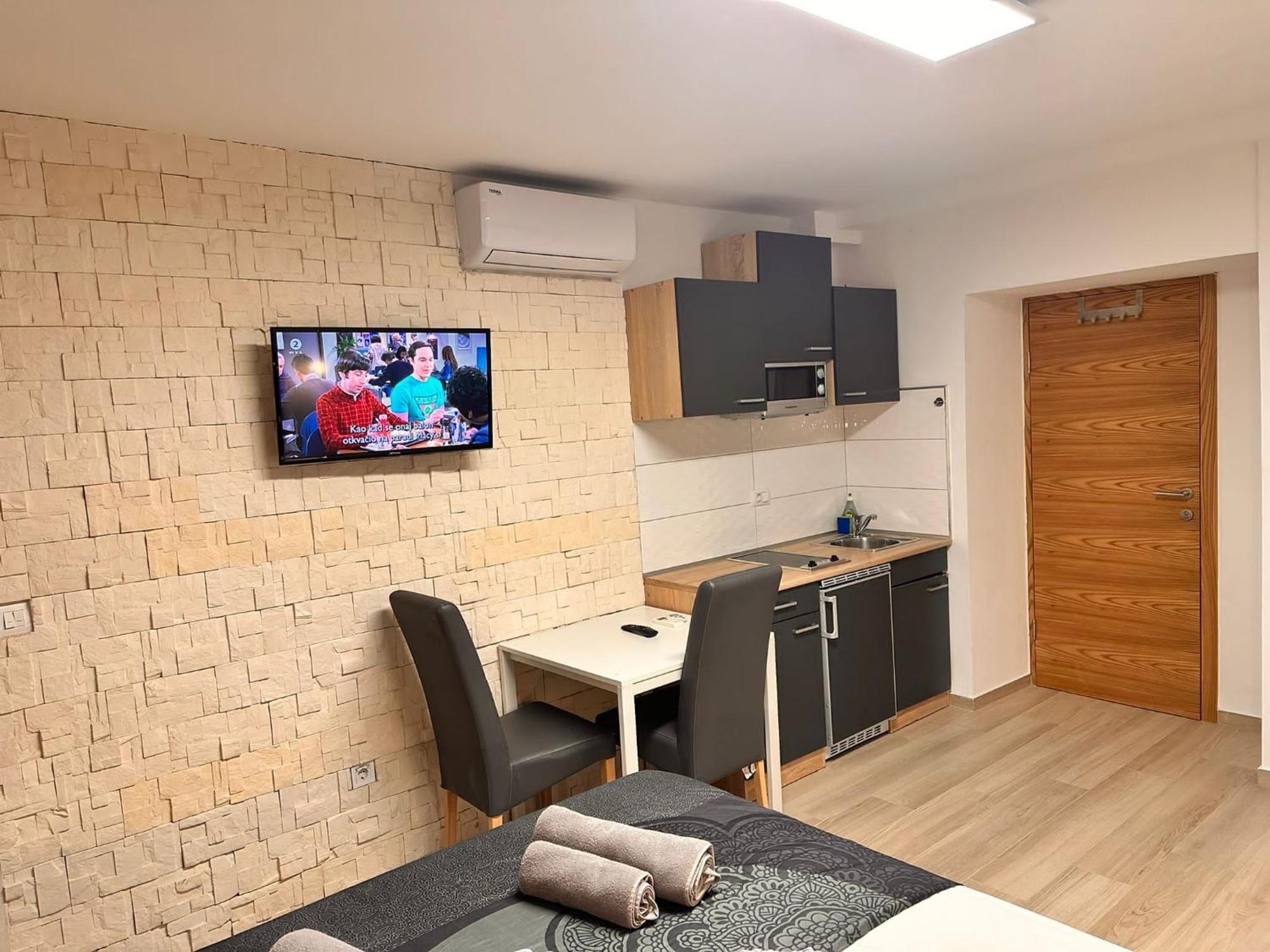 Old City Inn *** بولا المظهر الخارجي الصورة